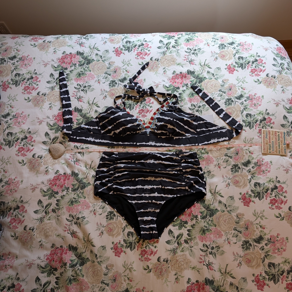 Meet Curve Blue / Navy and White Bikini Set